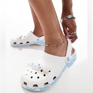 NWT Hello Kitty®x Crocs‎ Classic Cinnamoroll Clog!